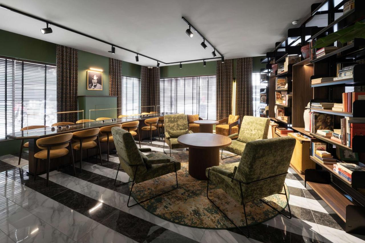 Radisson Collection Hotel, Santa Sofia ميلان المظهر الخارجي الصورة Library