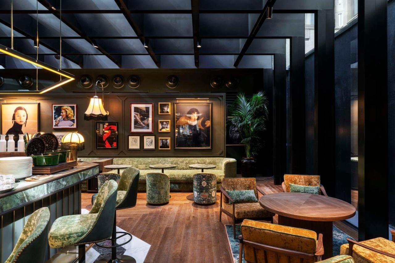 Radisson Collection Hotel, Santa Sofia ميلان المظهر الخارجي الصورة The Bar at The Standard London