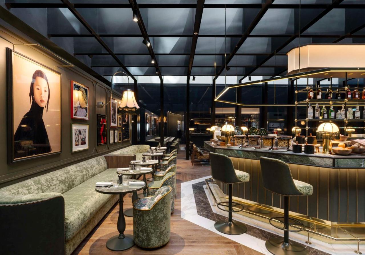 Radisson Collection Hotel, Santa Sofia ميلان المظهر الخارجي الصورة The interior of the bar