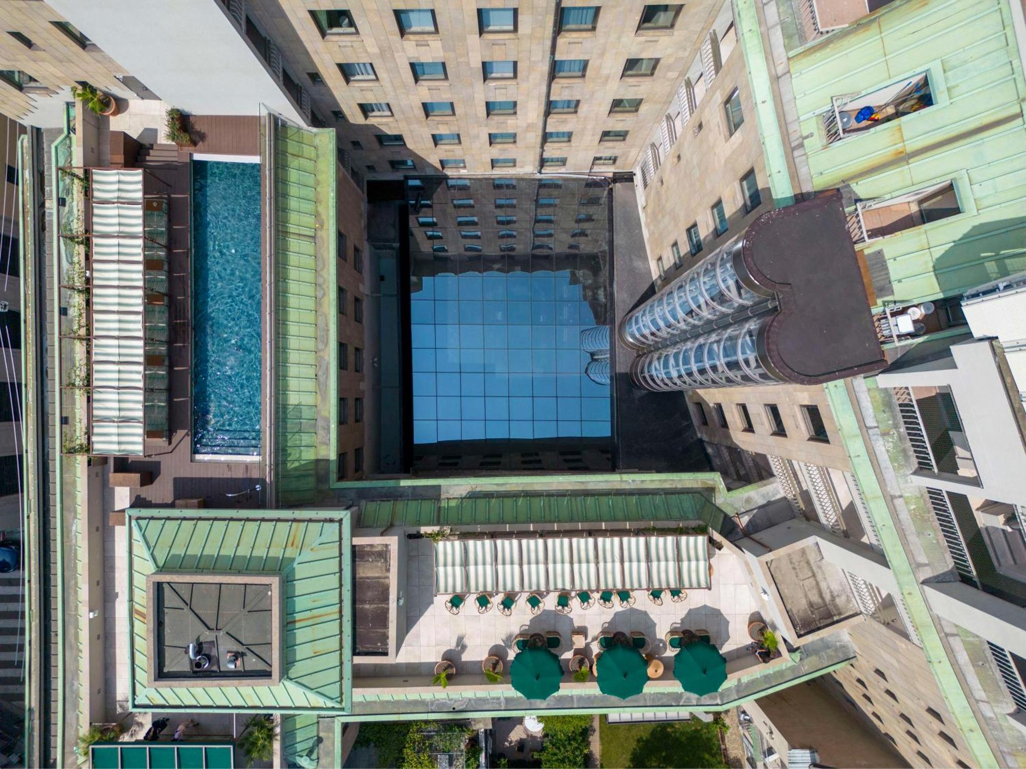 Radisson Collection Hotel, Santa Sofia ميلان المظهر الخارجي الصورة The courtyard of the hotel