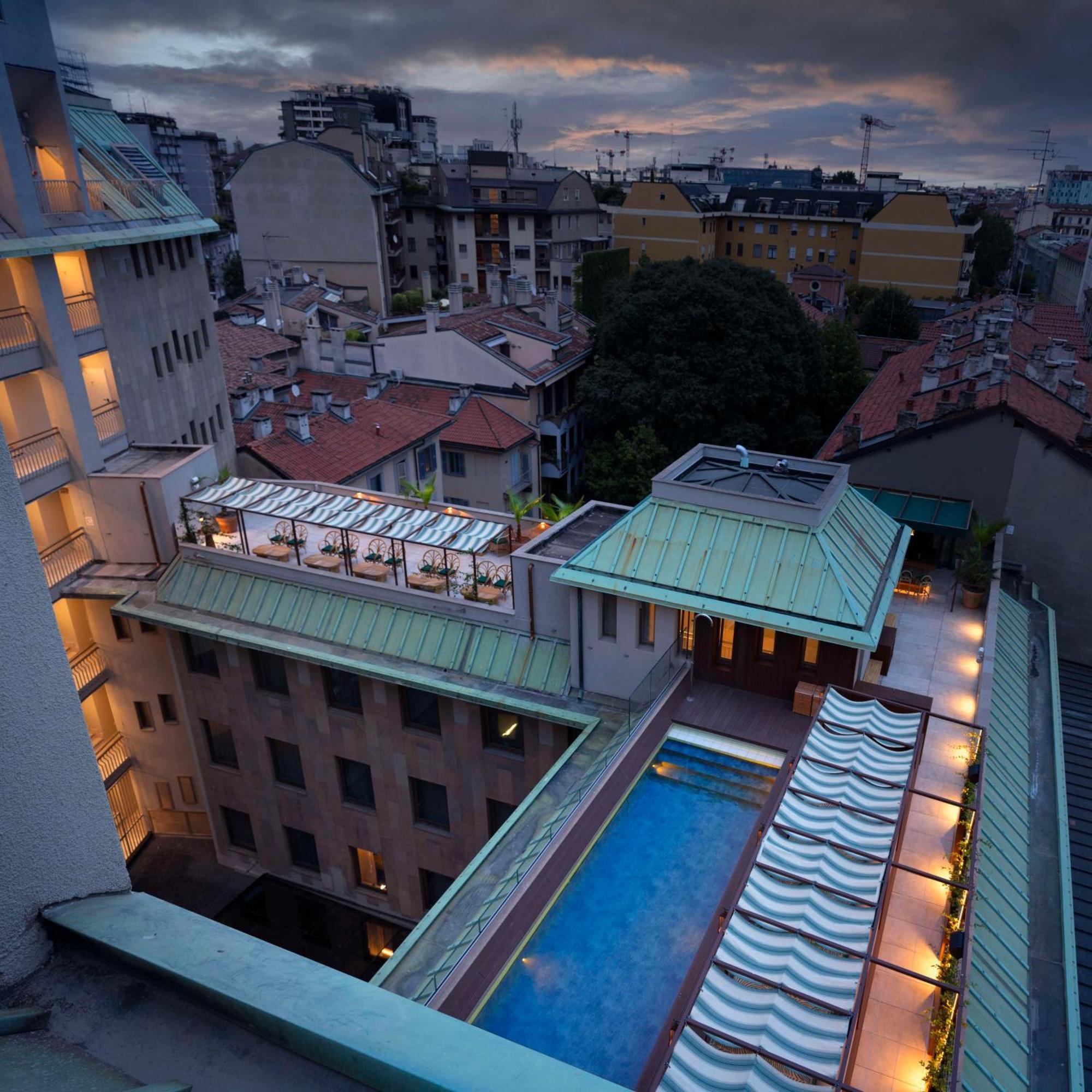 Radisson Collection Hotel, Santa Sofia ميلان المظهر الخارجي الصورة The Sky Pool